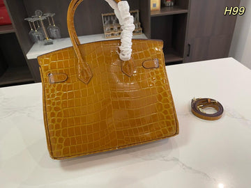HERMES 
Epsom BIRKIN 30 Gold