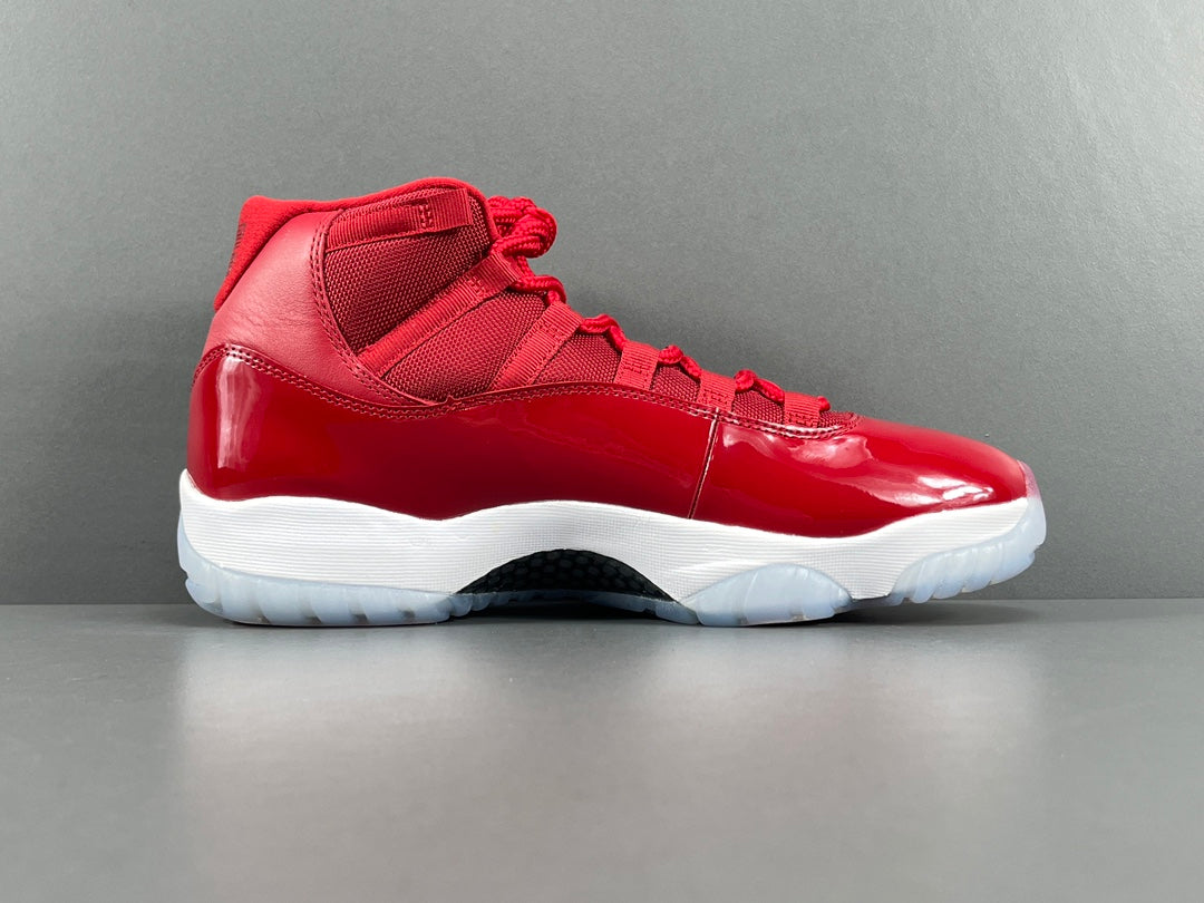NIKE AIR JORDAN 11 RETRO