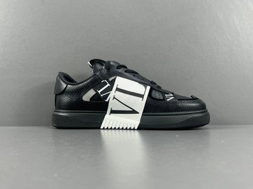 Valentino Garavani VL7N Black